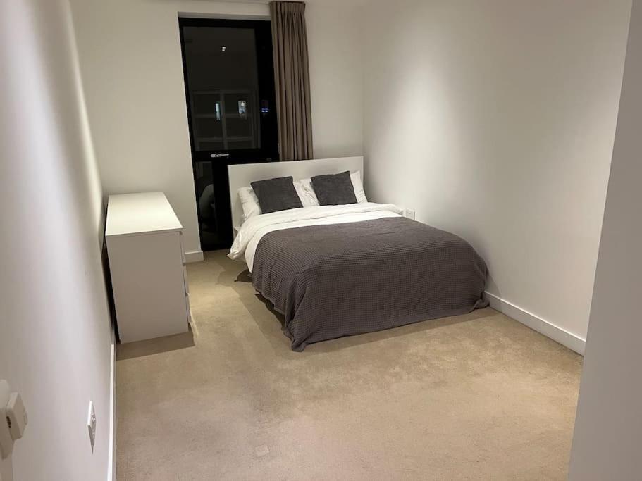 Modern 2 Bed - Olympic Park Stratford Apartment Londra Exterior foto