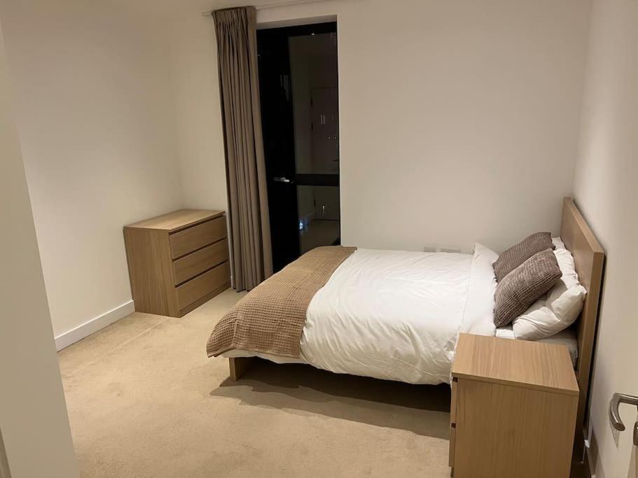 Modern 2 Bed - Olympic Park Stratford Apartment Londra Exterior foto